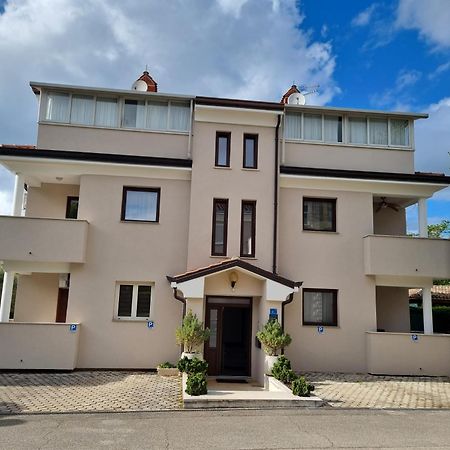 Apartments Krizine أوماغ المظهر الخارجي الصورة