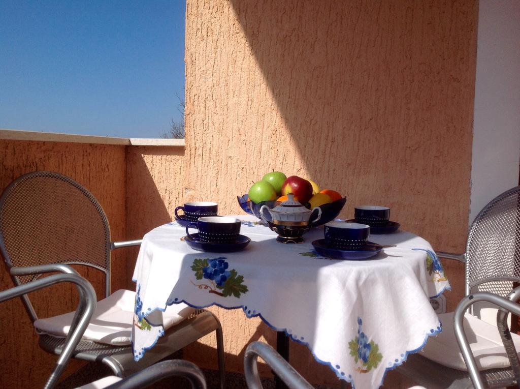 Apartments Krizine أوماغ الغرفة الصورة