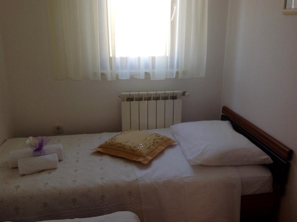 Apartments Krizine أوماغ الغرفة الصورة